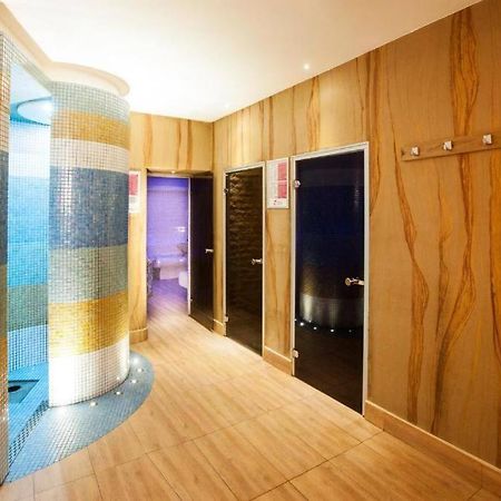 Luxury 2 Bedroom Apartment Bukares Bagian luar foto