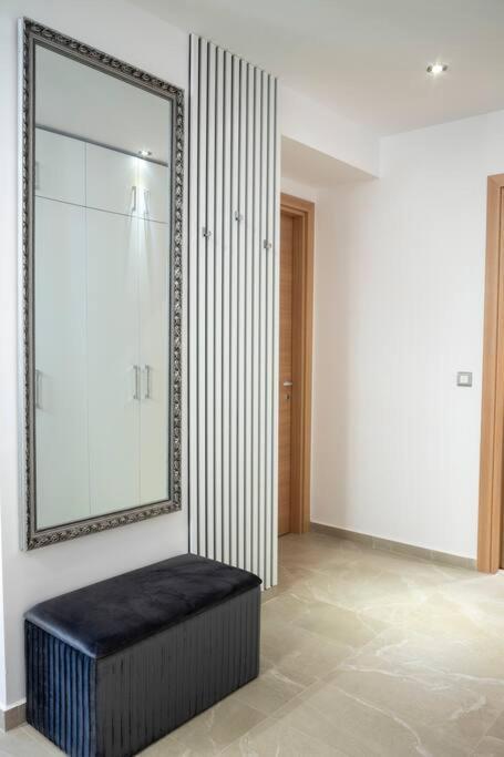 Luxury 2 Bedroom Apartment Bukares Bagian luar foto