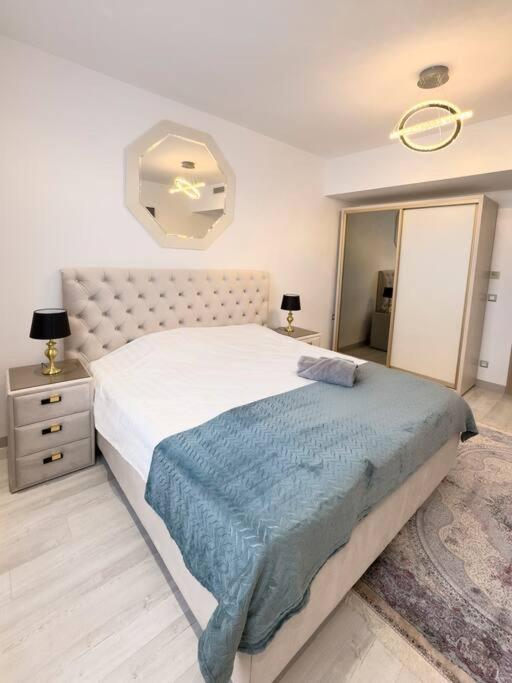 Luxury 2 Bedroom Apartment Bukares Bagian luar foto