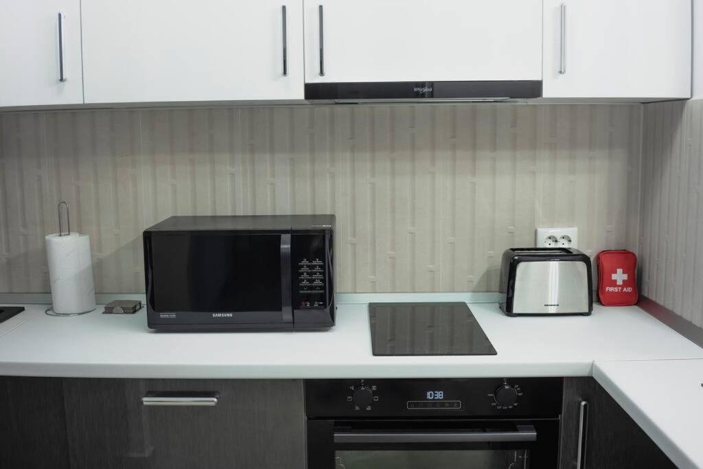 Luxury 2 Bedroom Apartment Bukares Bagian luar foto