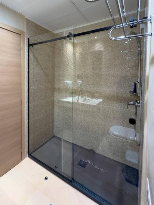 Luxury 2 Bedroom Apartment Bukares Bagian luar foto